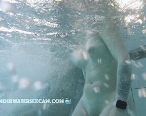 NEW! This couple is relaxing with the bubbling jets, and the cameraman, who is filming everything with his hidden camera