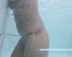 NEW! This lady is having sex with the underwater jet and comes much faster than she does with her husband ;-)