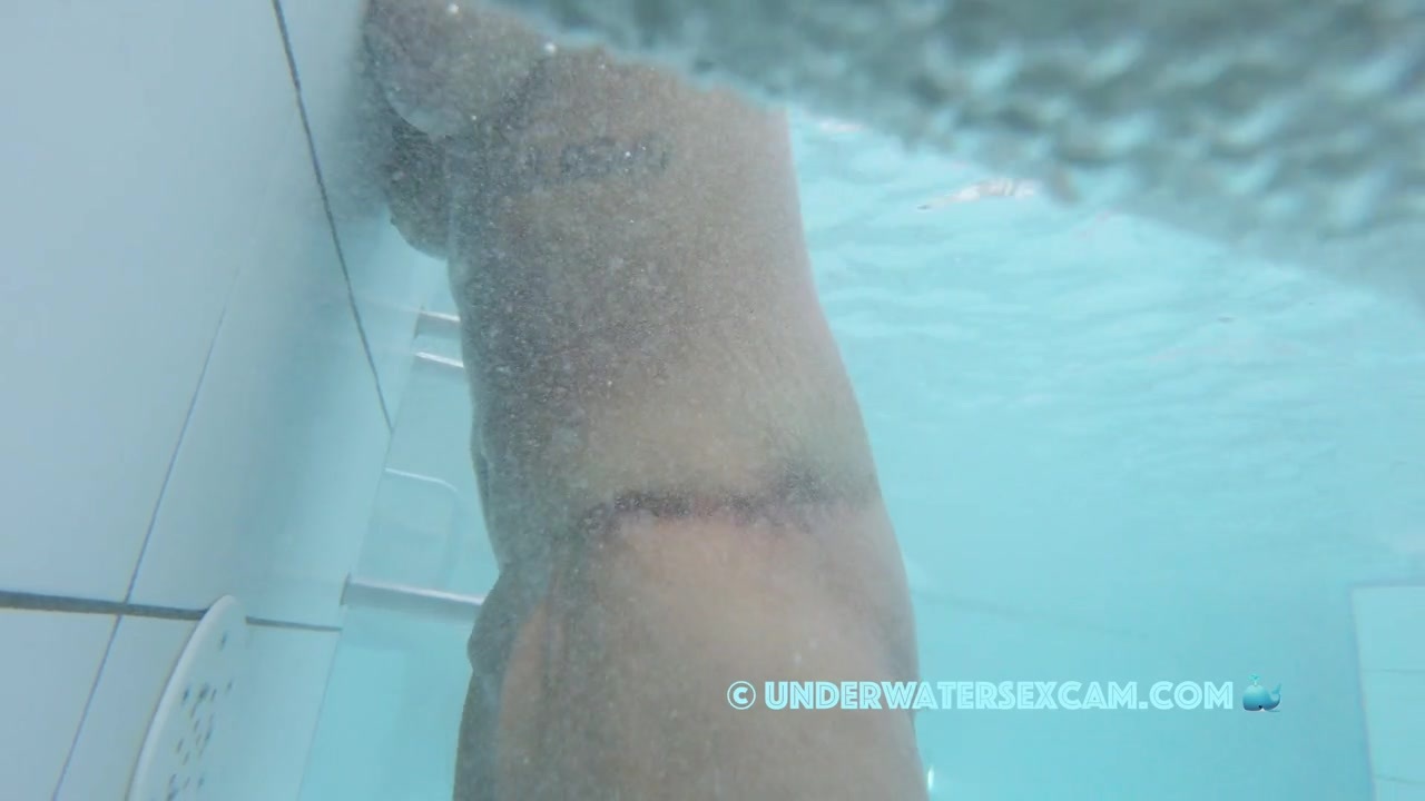 NEW! This lady is having sex with the underwater jet and comes much faster than she does with her husband ;-)