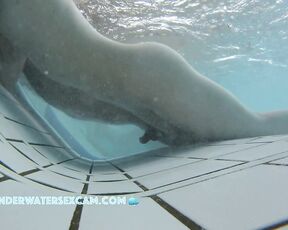 NEW! I was hoping she'd masturbate on the underwater lounger, but instead her boyfriend is doing it