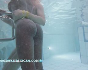 NEW! This African girl is really surprised at how sexy it feels to be naked in the warm water in front of other people.