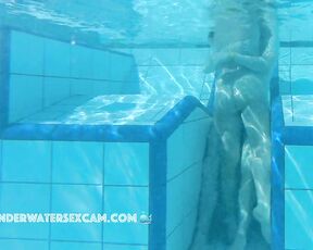 NEW! They wait until the bubbles start to form, and then they jerk each other off. No one's seeing anything ;-)