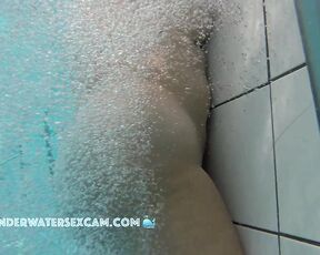 NEW! Her boyfriend isn't fucking her, so she lets the underwater jet fuck her until she cums.