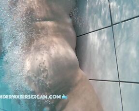 NEW! Her boyfriend isn't fucking her, so she lets the underwater jet fuck her until she cums.
