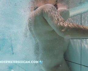 NEW! This older woman is fucking the underwater jet like crazy because she wants to have multiple orgasms again!