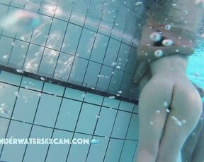 NEW! She seems pretty horny and should have someone around who can recognize the problem and help her