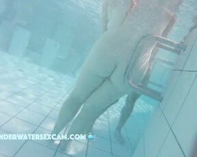 NEW! This curvy teen girl not only has beautiful big boobs but also a big butt