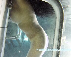 NEW! This hot Latina MILF is having fun with the underwater jet, but she pretends she's doing some kind of sport. The camera knows which one ;-)