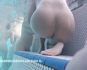 NEW! Her butt kind of reminds me of a heart! In any case, she's here to get a good look at those naked dicks ;-)